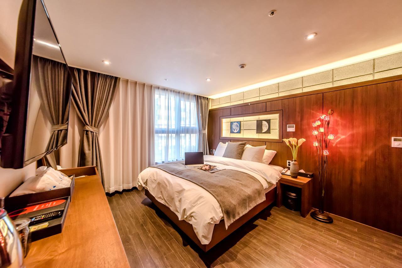 Jeju Hertz Hotel Exterior photo