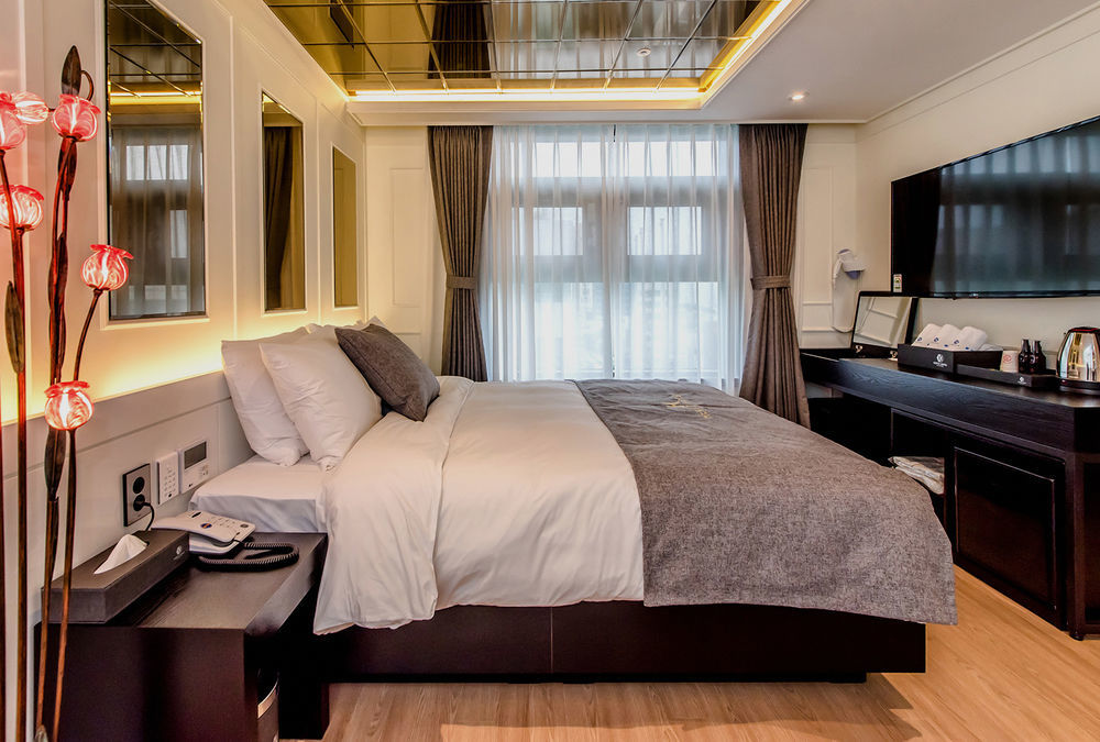 Jeju Hertz Hotel Exterior photo